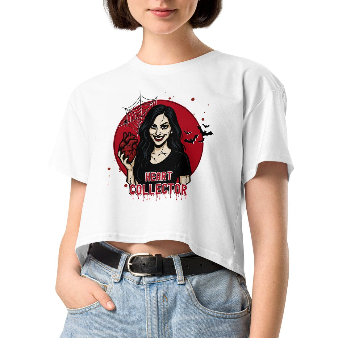 t-shirt court femme blanc avec du sang 