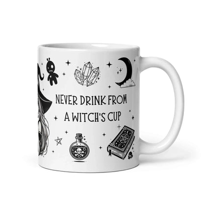 Mug ésotérique avec le message Never drink from a witch s cup