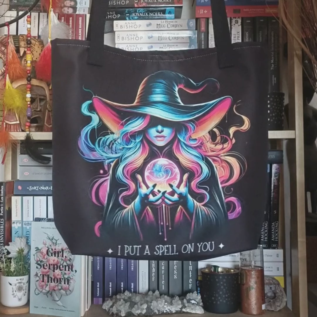 sac cabas coloré magicienne qui jette un sort