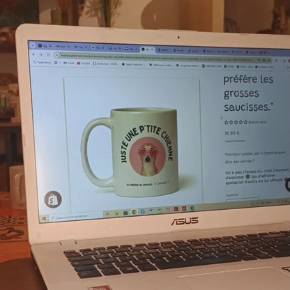 Mug "Juste une p'tite chienne, qui préfère les grosses saucisses."