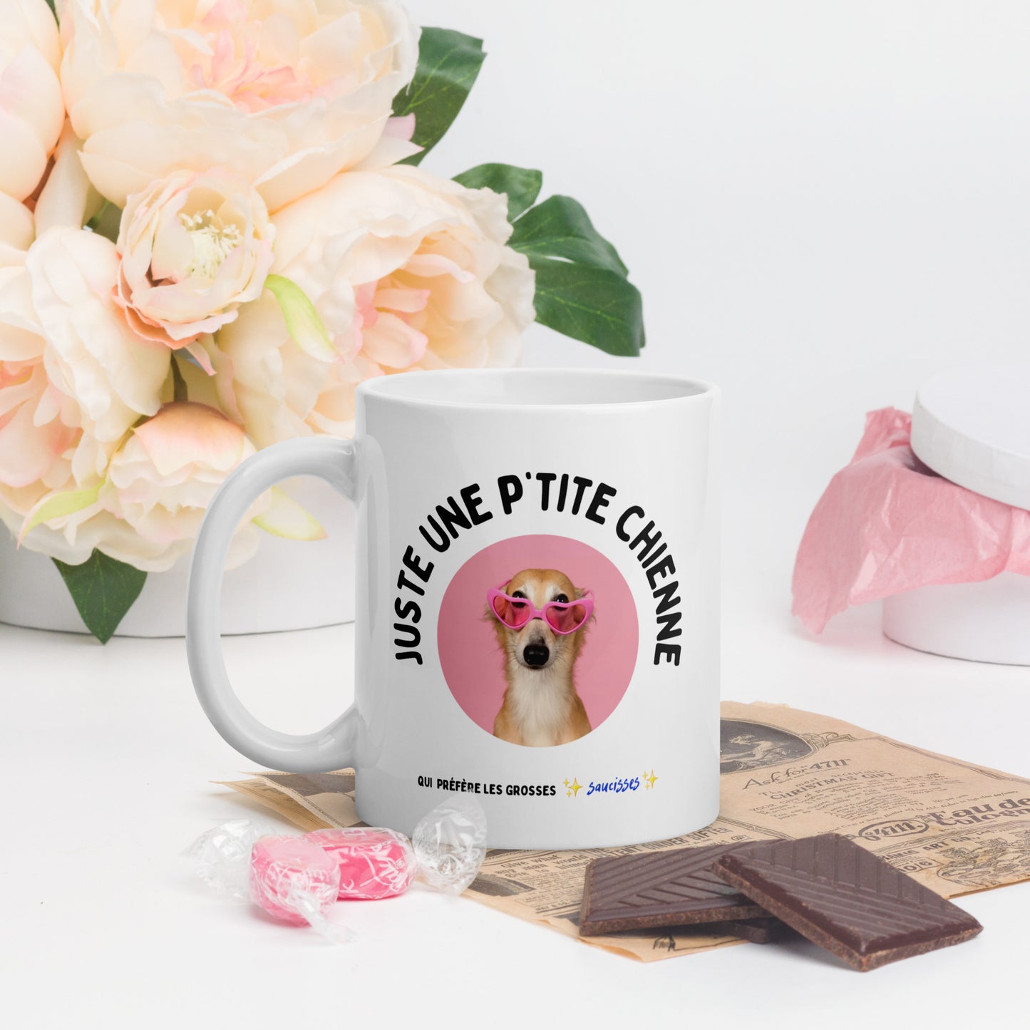 Mug "Juste une p'tite chienne, qui préfère les grosses saucisses."